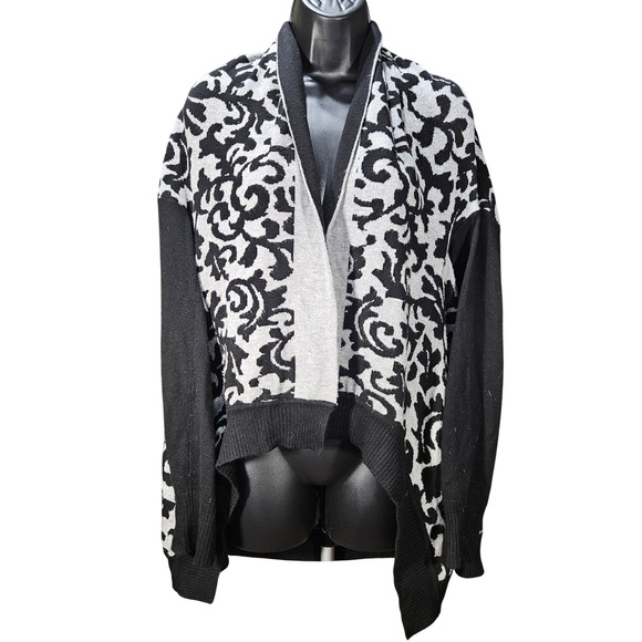 Dkny Jackets & Blazers - DKNY Vintage Black & White Abstract Damask Open Front Cardigan M